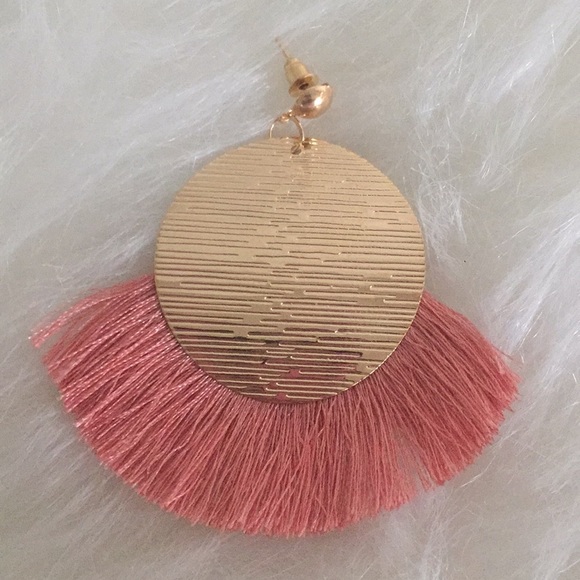 🌹Palm Beach Boho Rose Pink Fringe Earrings - Picture 3 of 5